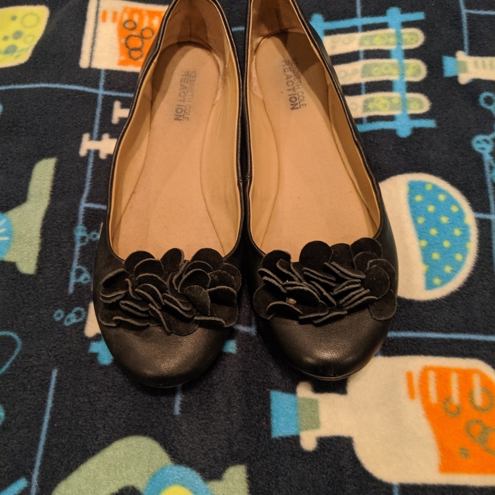 Kenneth Cole Reaction flats